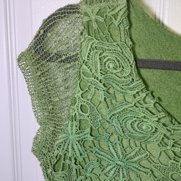 Green Lace Overlay Top silk blend made in Italy - Picture 2 of 8
